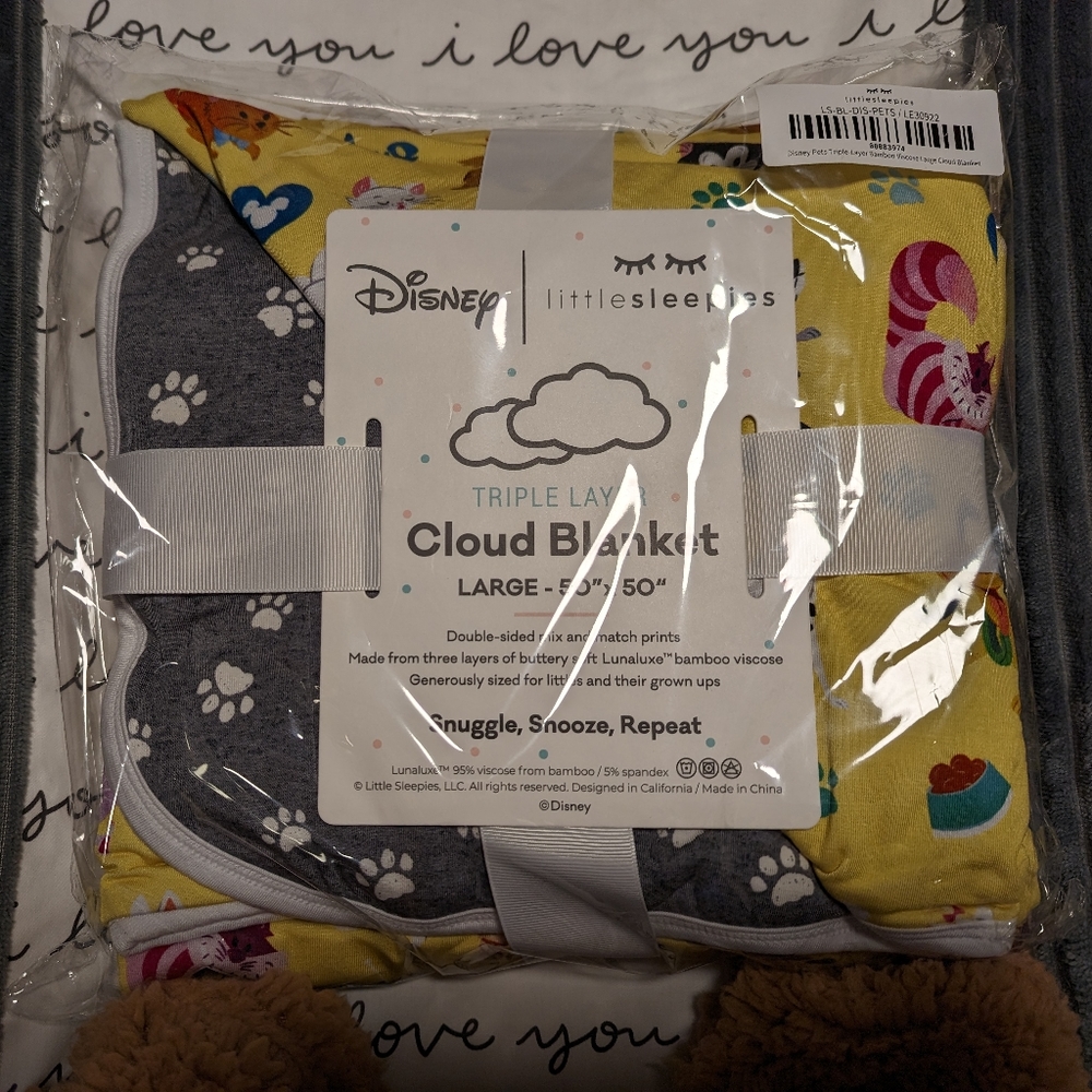 Little Sleepies Disney Pets Cloud blanket